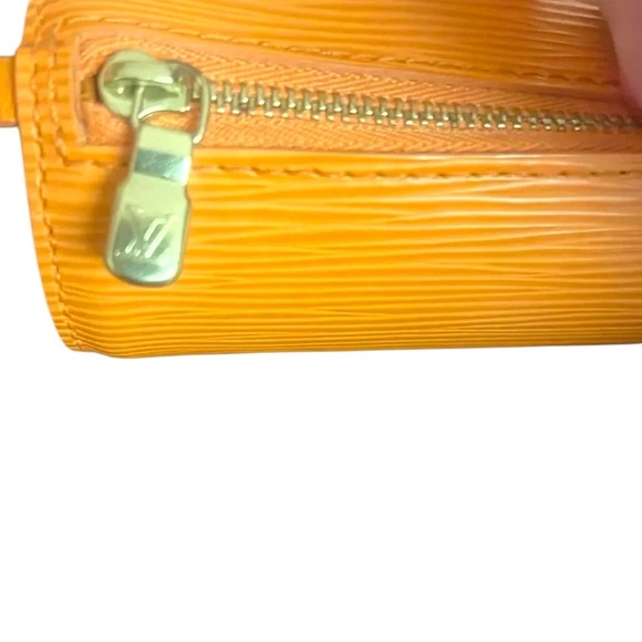 Authentic Louis Vuitton baby Papillion 16328 - Picture 3 of 11